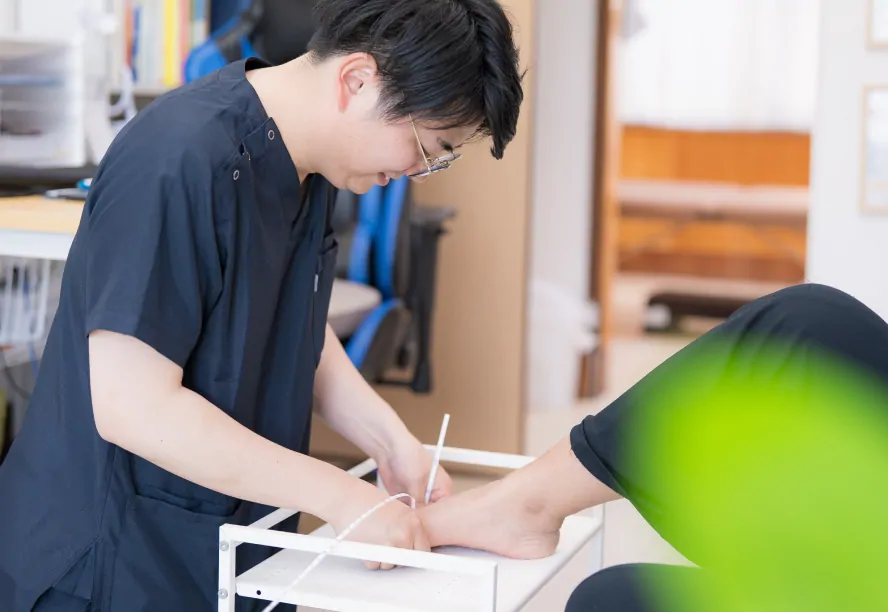 治らない症状も足元から根本改善を目指します